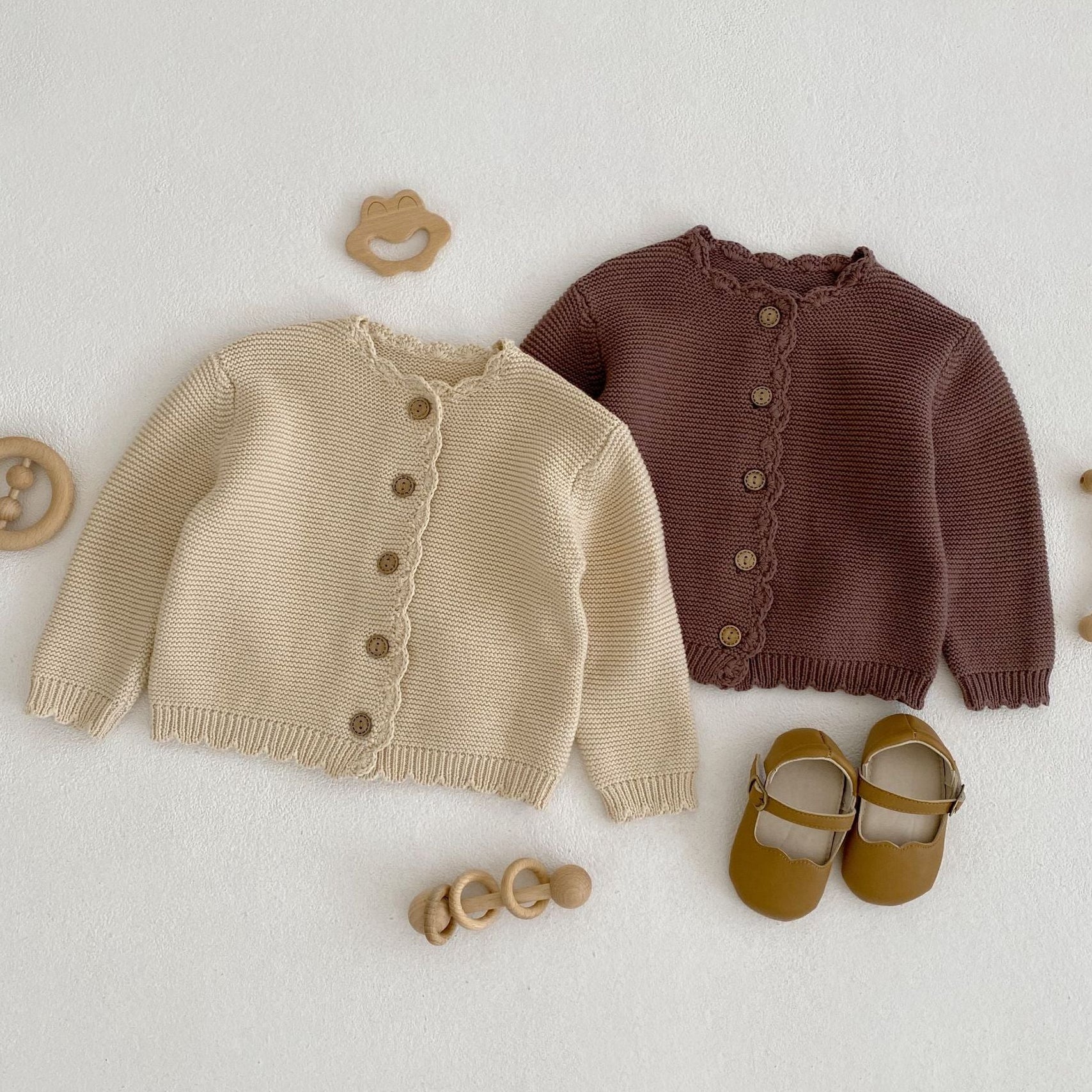 Classic Scallop Knit Cardigan