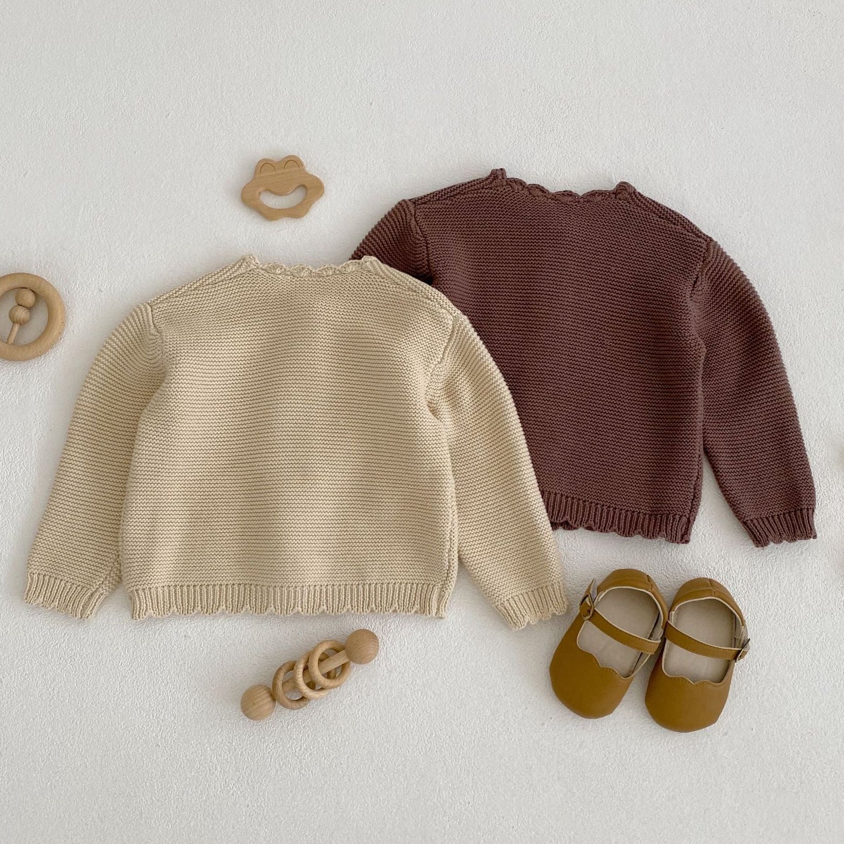 Classic Scallop Knit Cardigan