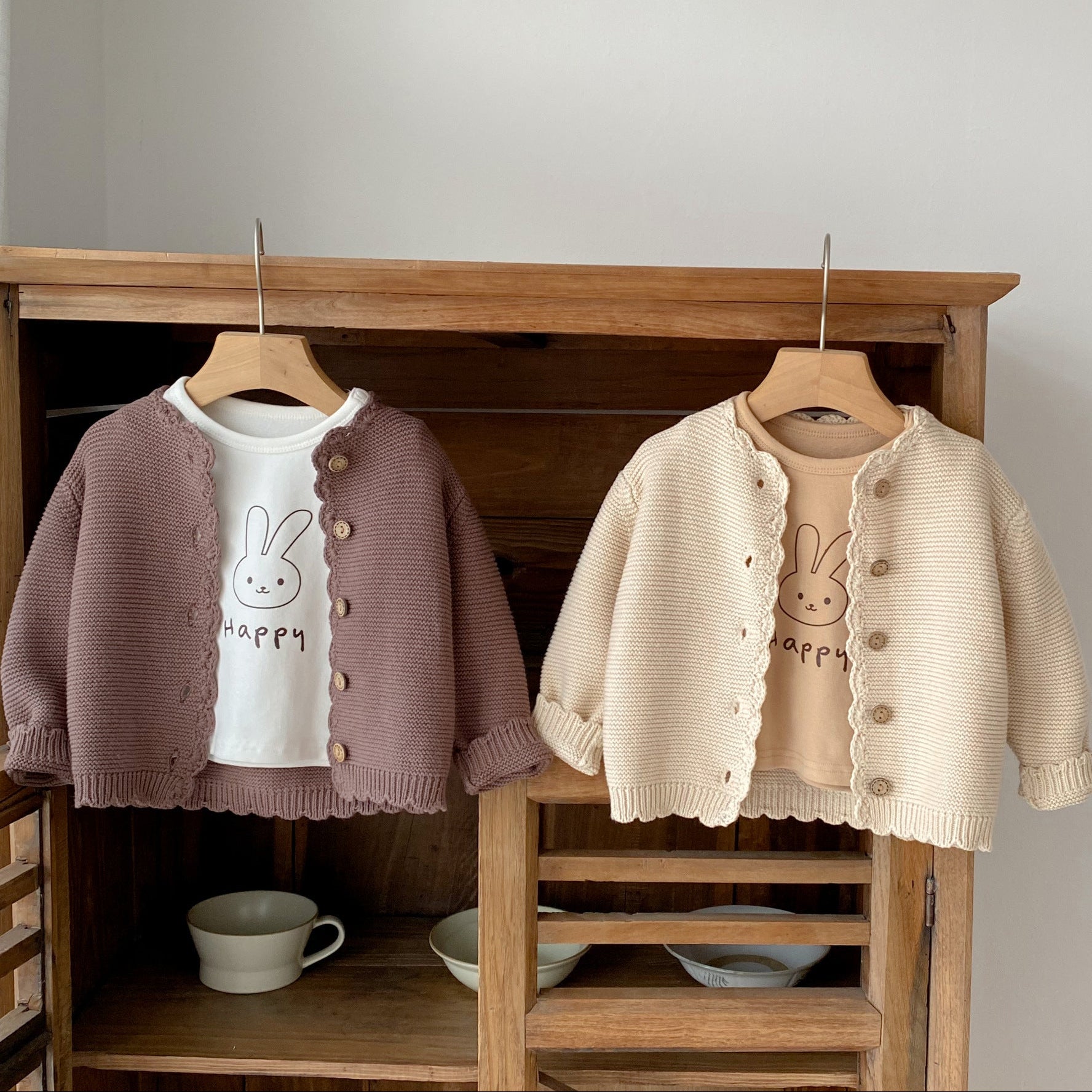 Classic Scallop Knit Cardigan